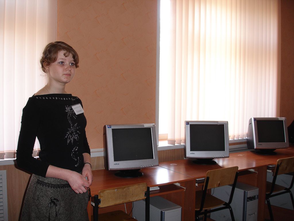 12 апреля 2008 г. День открытых дверей в РТЖТ. В компьютерном классе современная техника.